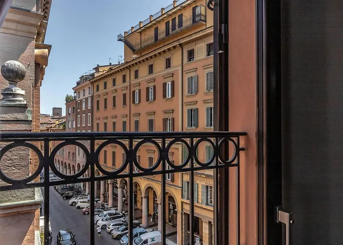Ugo Bassi Apartments