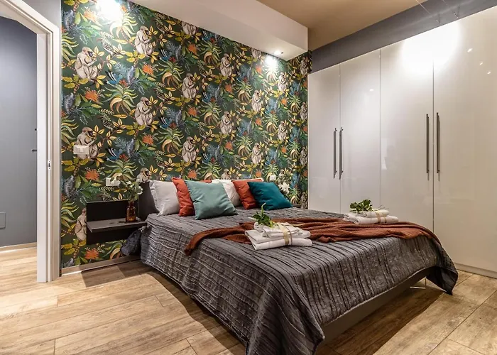 Ugo Bassi Apartments